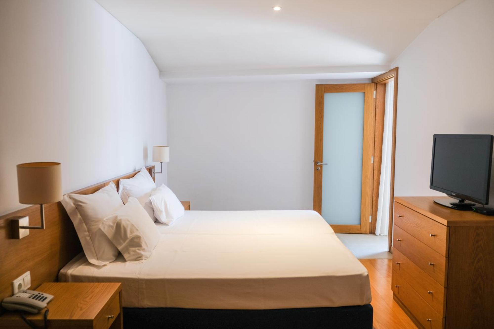 Aparthotel Vouga 圣佩德罗温泉 外观 照片